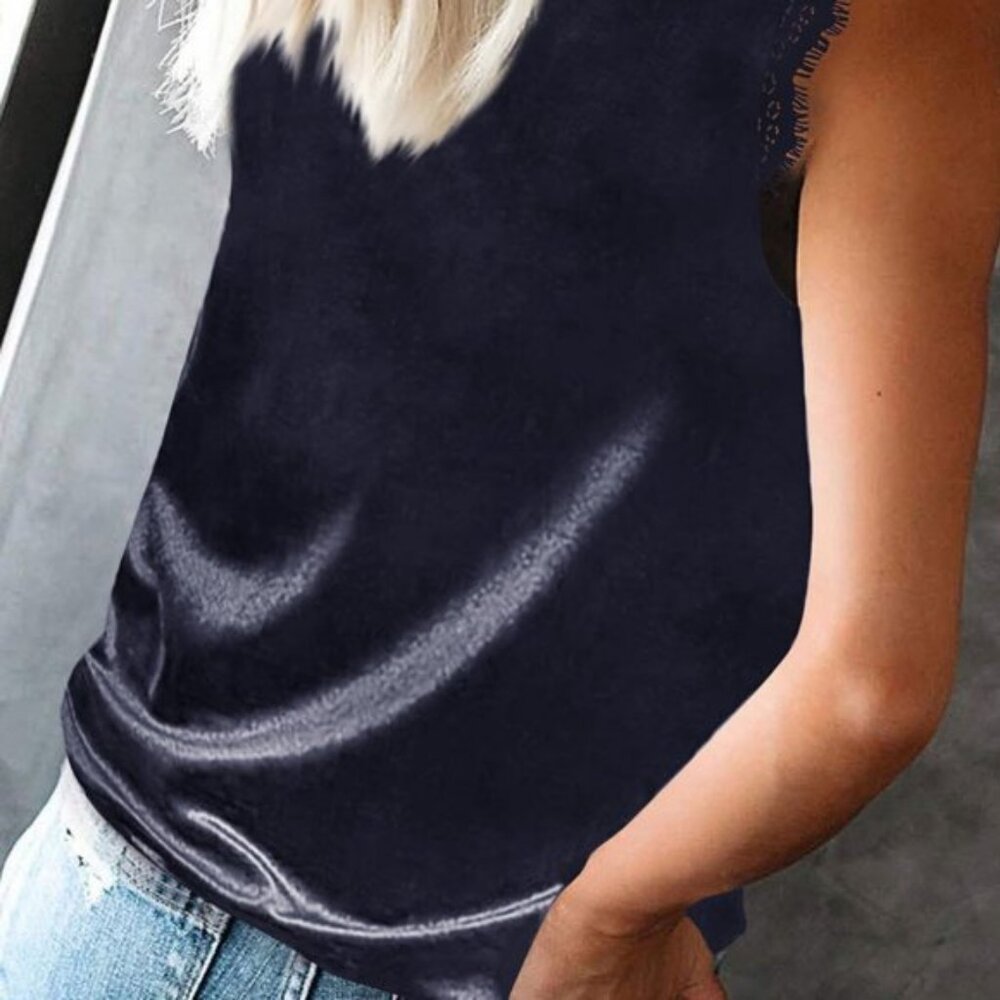 Dreamkue Women's Blue Crushed Velvet Sleeveless Lace Trim V Neck Top Size S - Picture 3 of 3